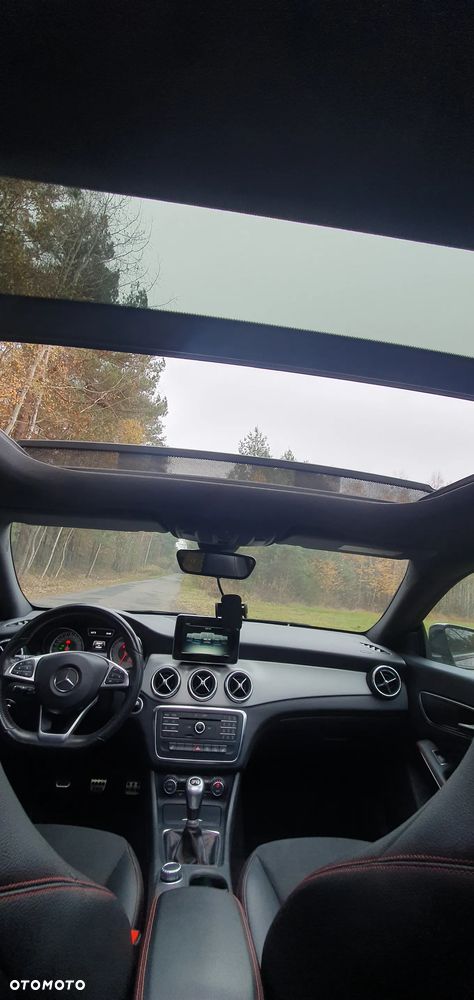 Mercedes-Benz CLA 200 AMG Line - 17