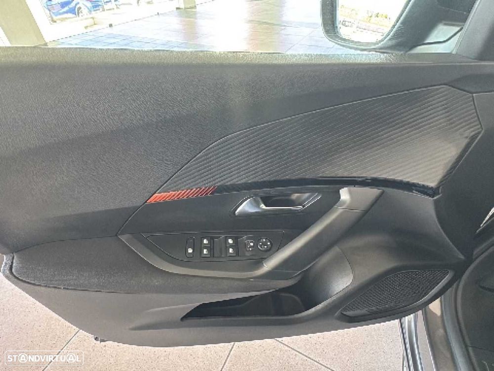 Peugeot 2008 1.2 PureTech Active Pack - 12