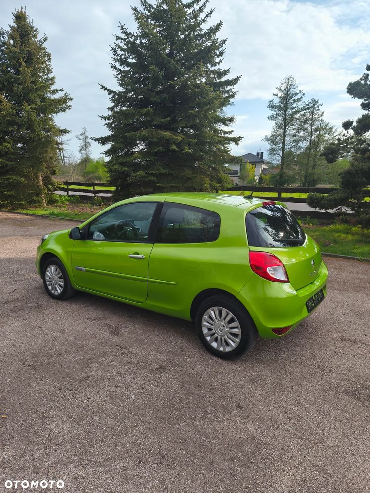 Renault Clio 1.2 16V 75 TomTom Edition - 4
