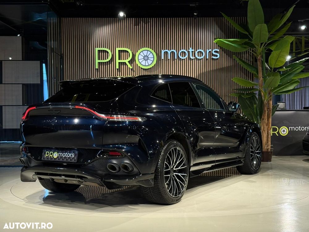 Aston Martin DBX - 13