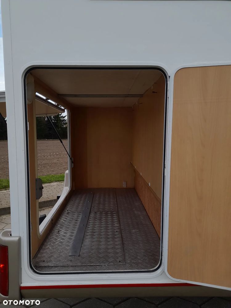 Mercedes-Benz Sprinter - 33