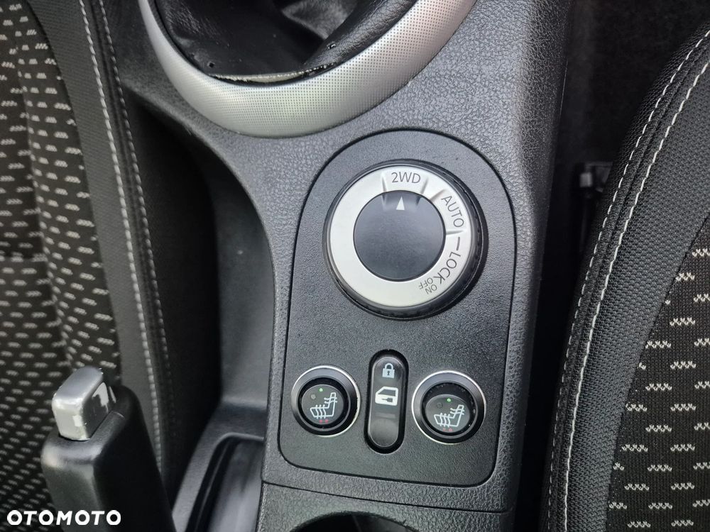 Nissan Qashqai 2.0 4x4 acenta - 25