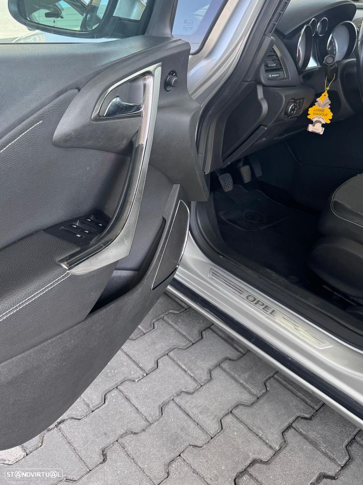 Opel Astra 1.7 CDTI Cosmo - 32