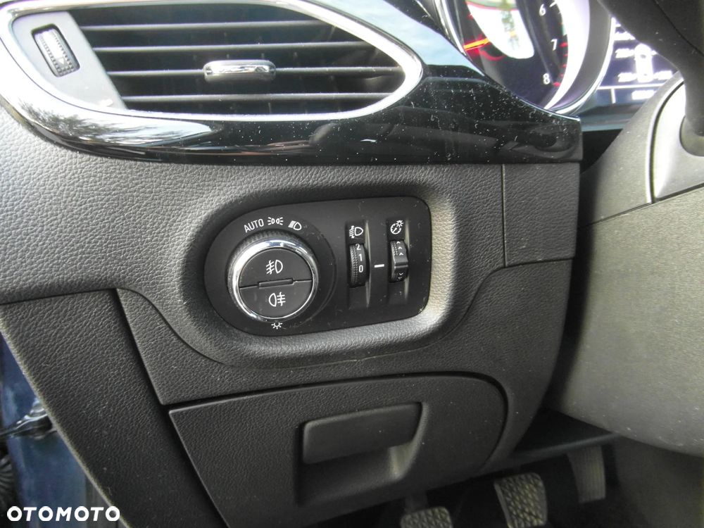 Opel Astra 1.4 Turbo Start/Stop Sports Tourer Dynamic - 27