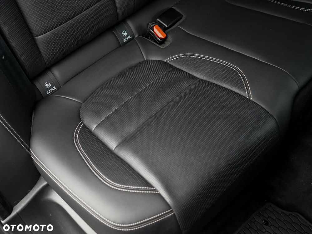 Jaguar F-Pace D200 AWD R-Dynamic S - 25