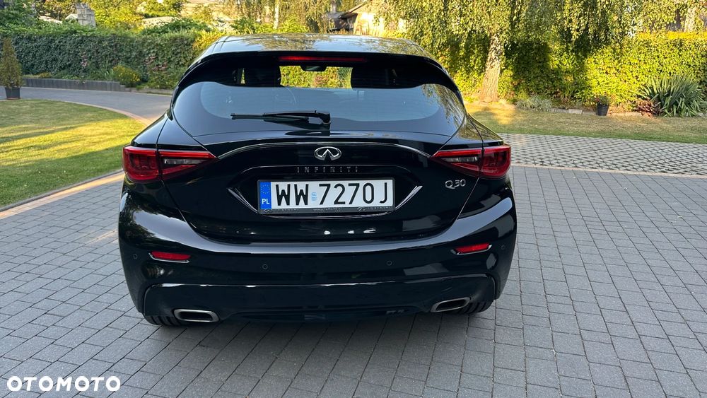 Infiniti Q30 1.6t Premium 7DCT - 3