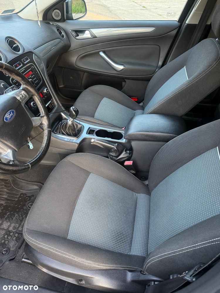 Ford Mondeo 2.0 TDCi Ambiente - 10