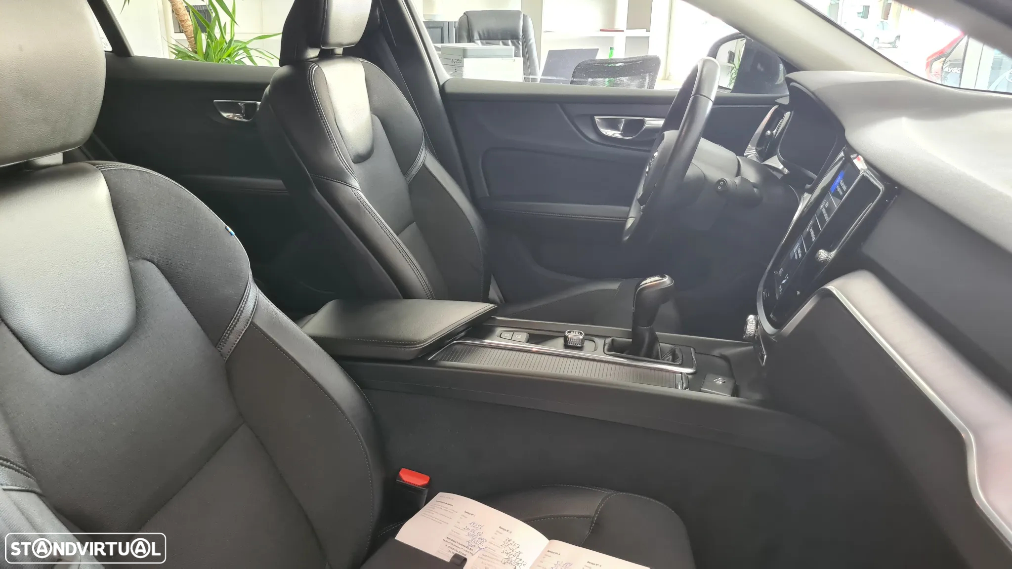 Volvo V60 2.0 D3 Momentum - 23
