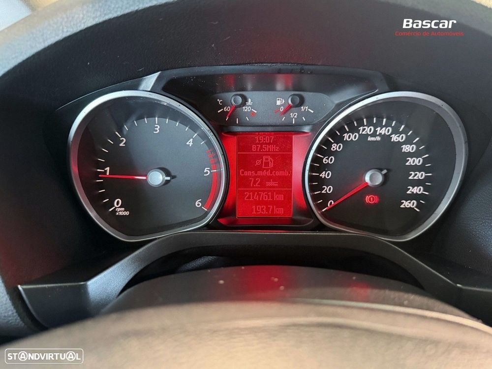 Ford S-Max 2.0 TDCi Titanium 7L - 19