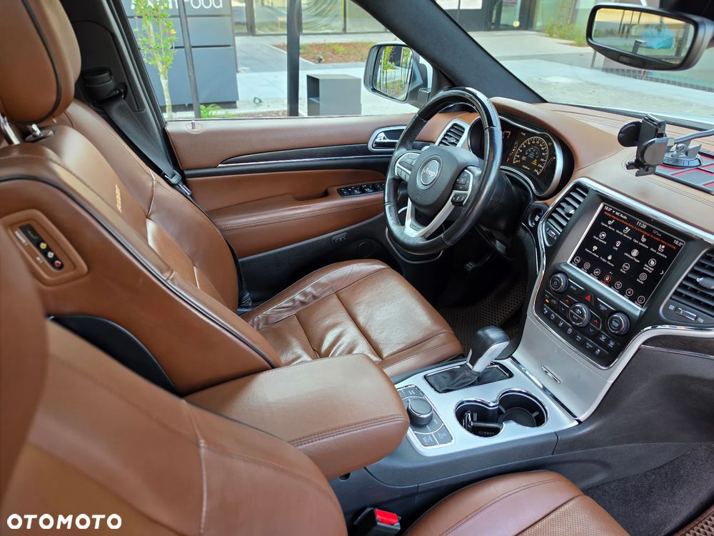 Jeep Grand Cherokee - 26