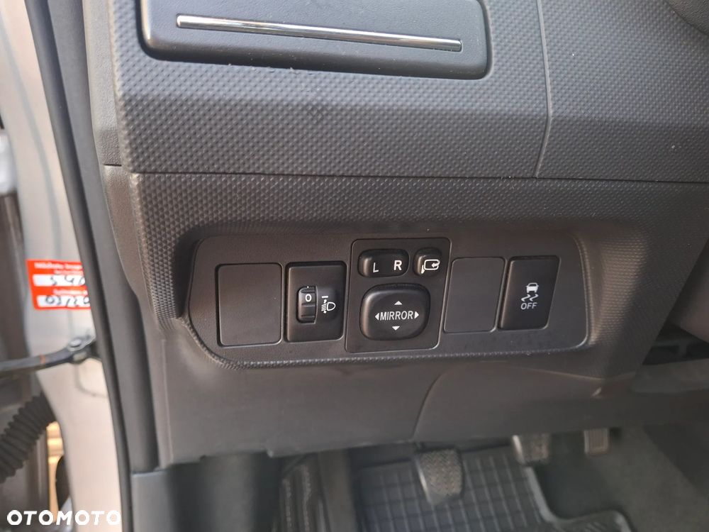 Toyota Auris 1.6 Executive - 27