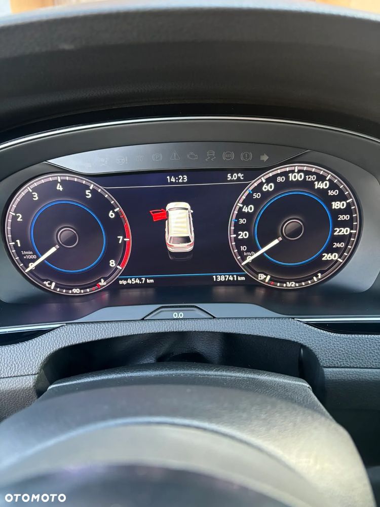 Volkswagen Passat - 8