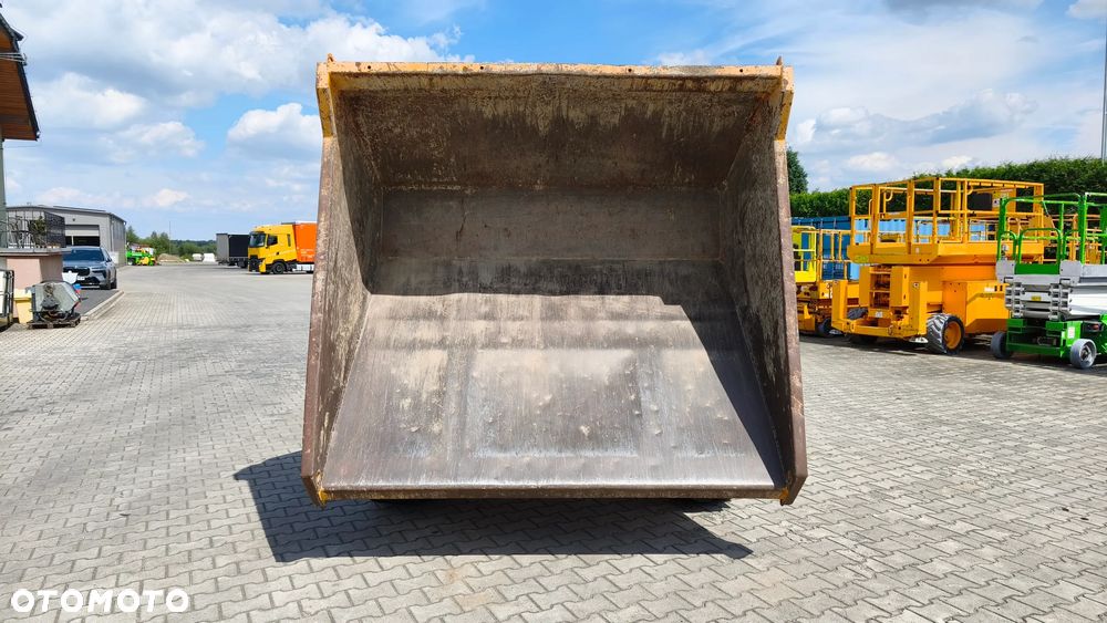 JCB 6 FT - 17
