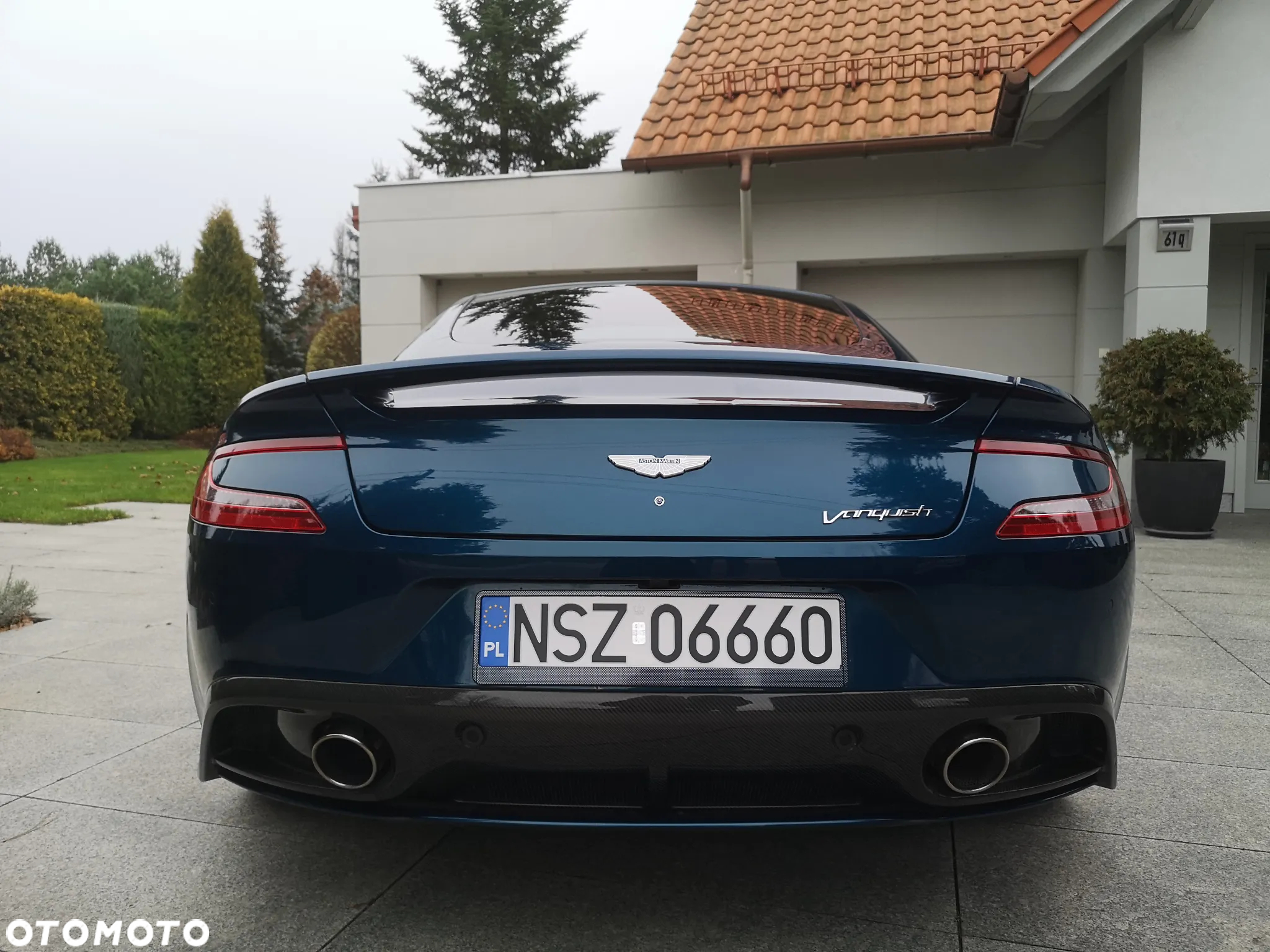 Aston Martin Vanquish - 4