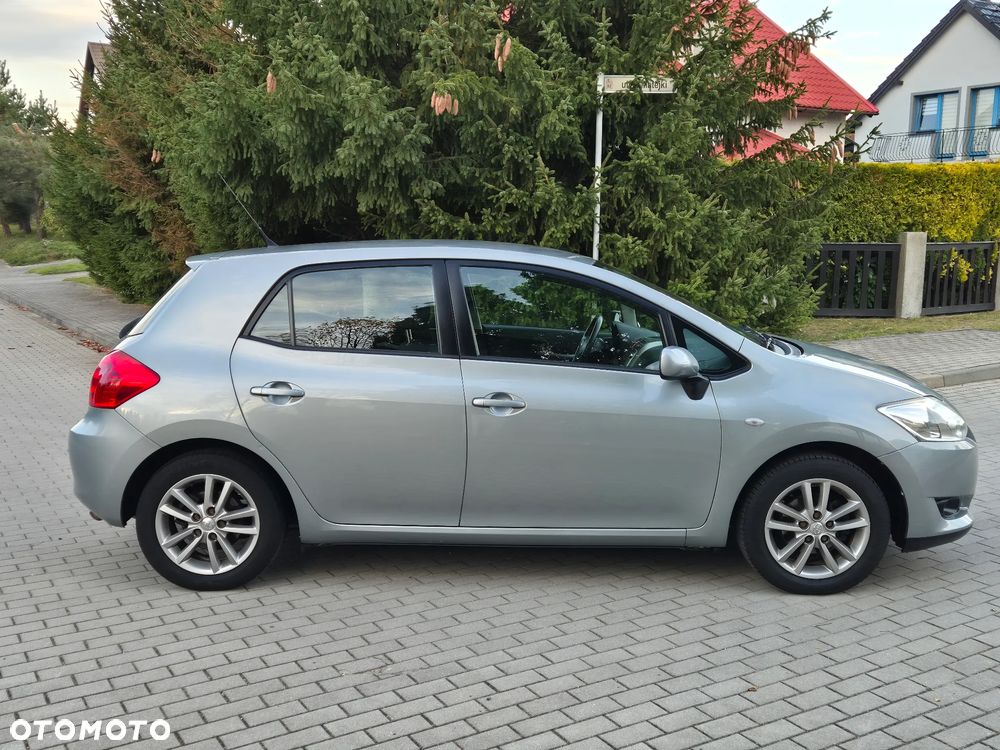 Toyota Auris 1.6 VVT-i Executive - 5