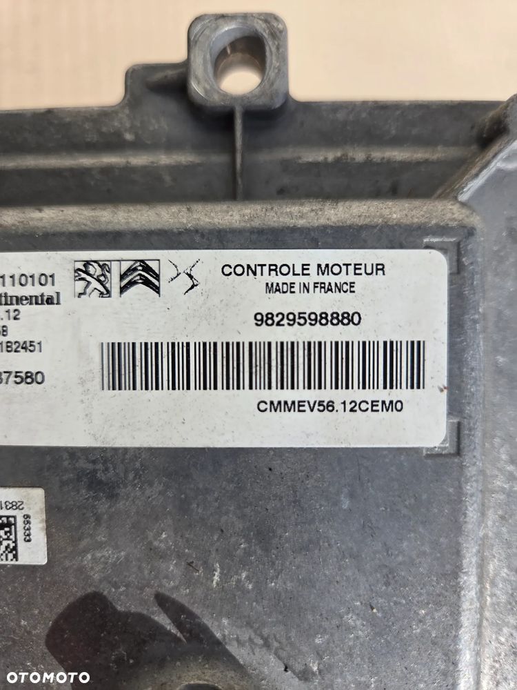 Komputer sterownik silnika Citroen C3 III 1.2 B  9829598880 - 3