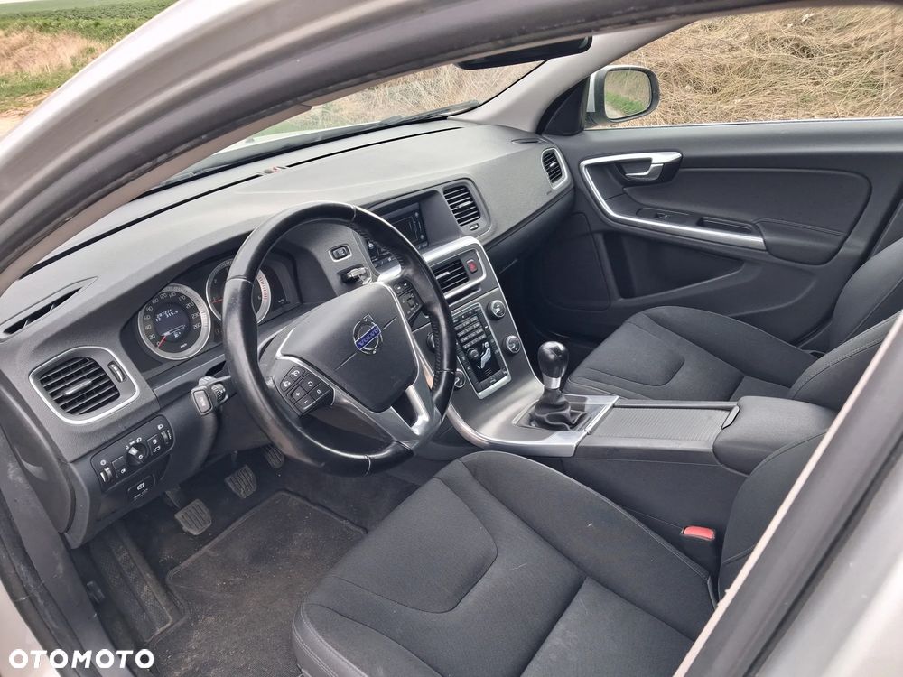 Volvo S60 D2 Edition - 16