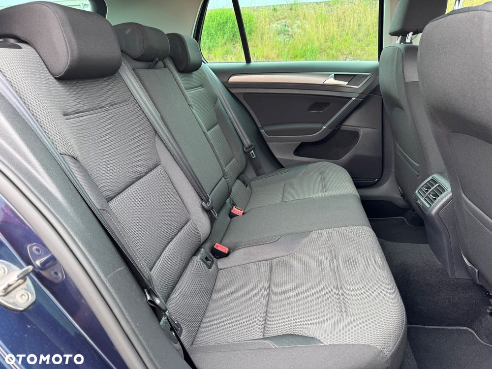 Volkswagen Golf 1.2 TSI BMT Comfortline - 26
