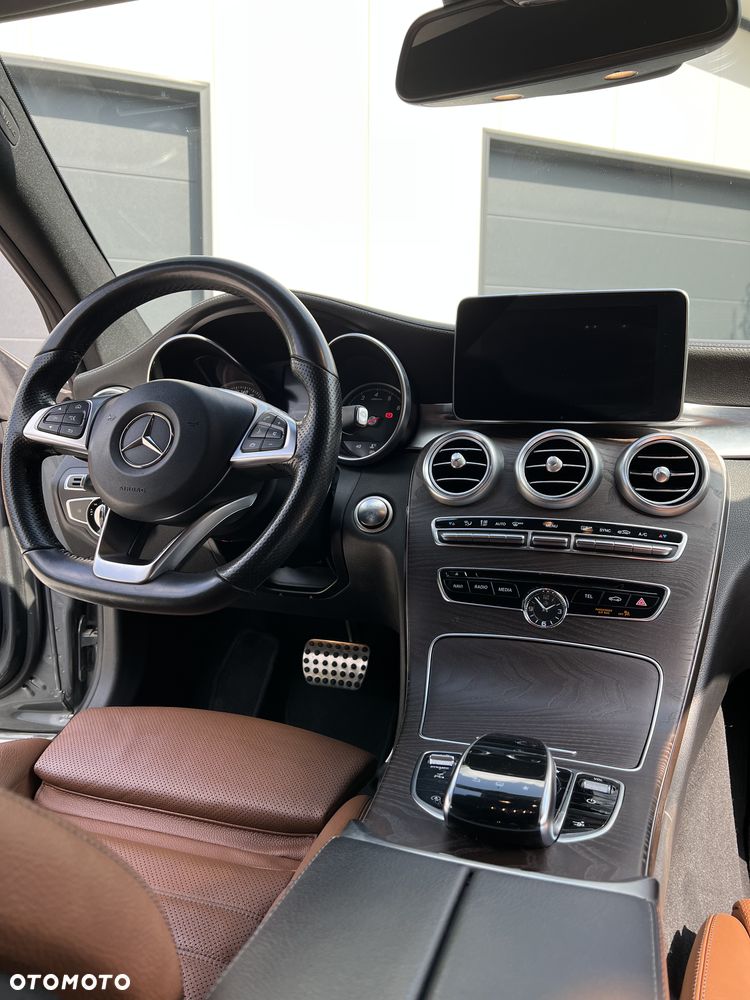 Mercedes-Benz Klasa C 300 7G-TRONIC AMG Line - 22
