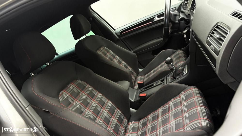 VW Golf 2.0 TSi GTi - 30