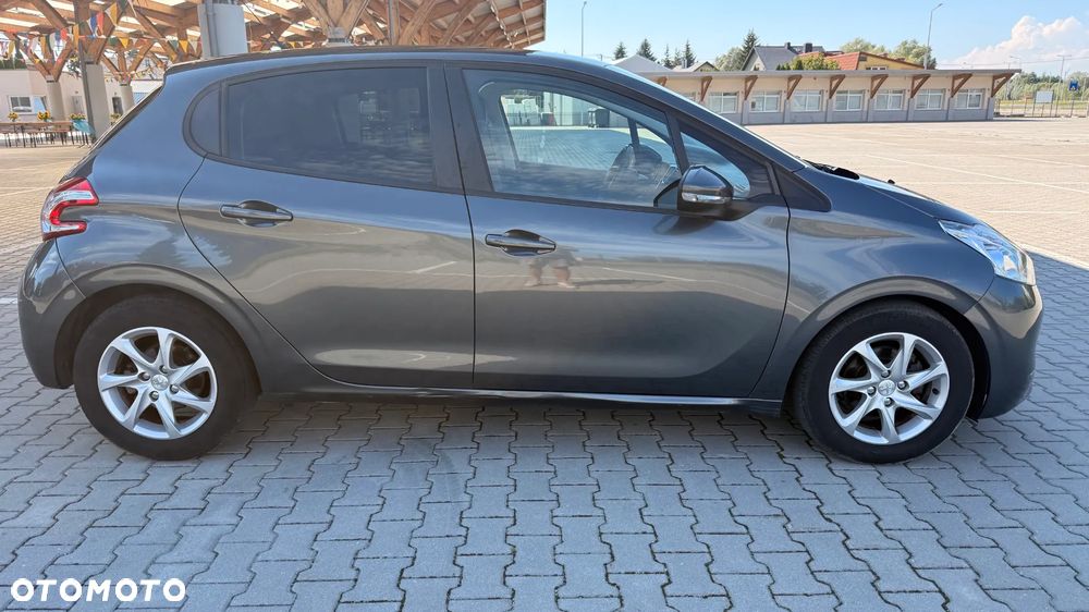 Peugeot 208 - 9