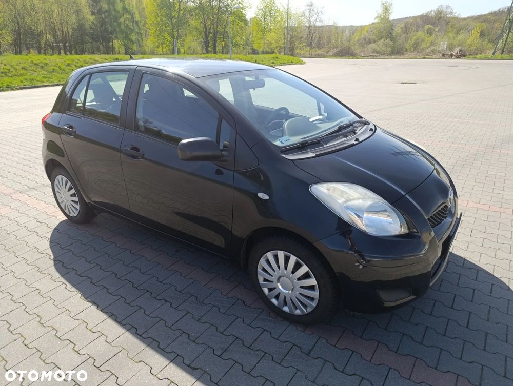 Toyota Yaris - 1