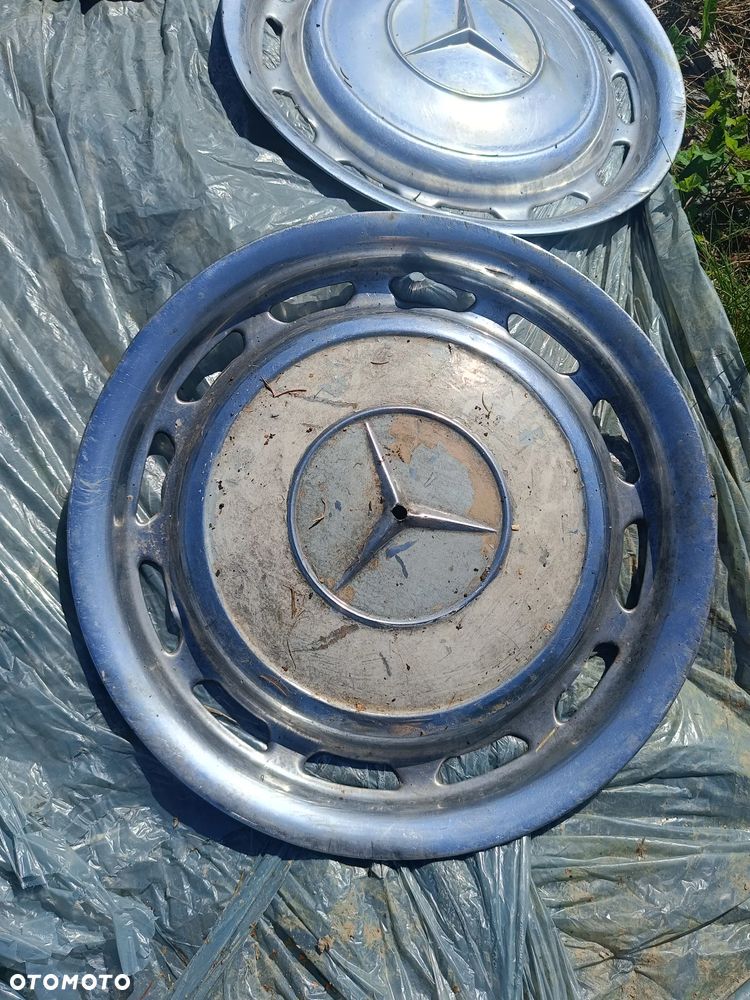 Atrapa Grill Mercedes W124 z kołpakami - 4