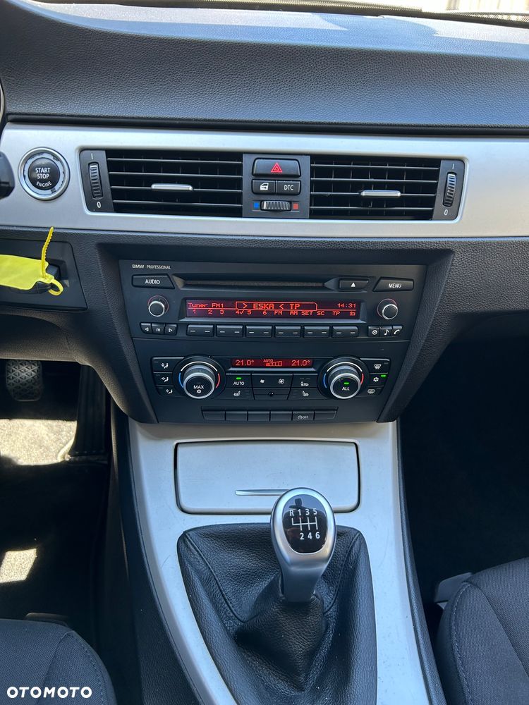 BMW Seria 3 318i Edition Exclusive - 12