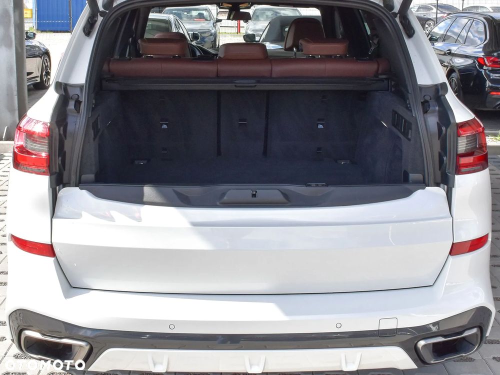 BMW X5 M M50d - 11
