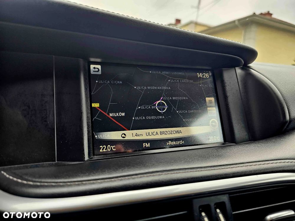 Infiniti Q30 1.6t Premium - 24