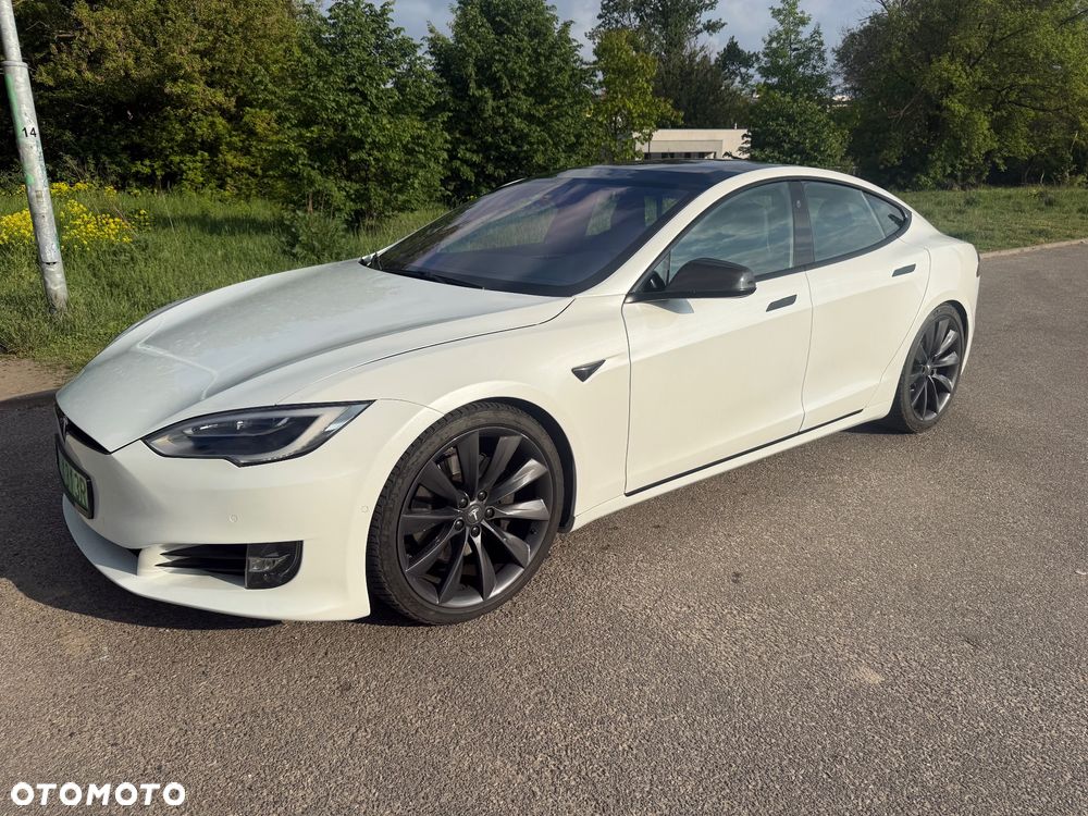 Tesla Model S - 9