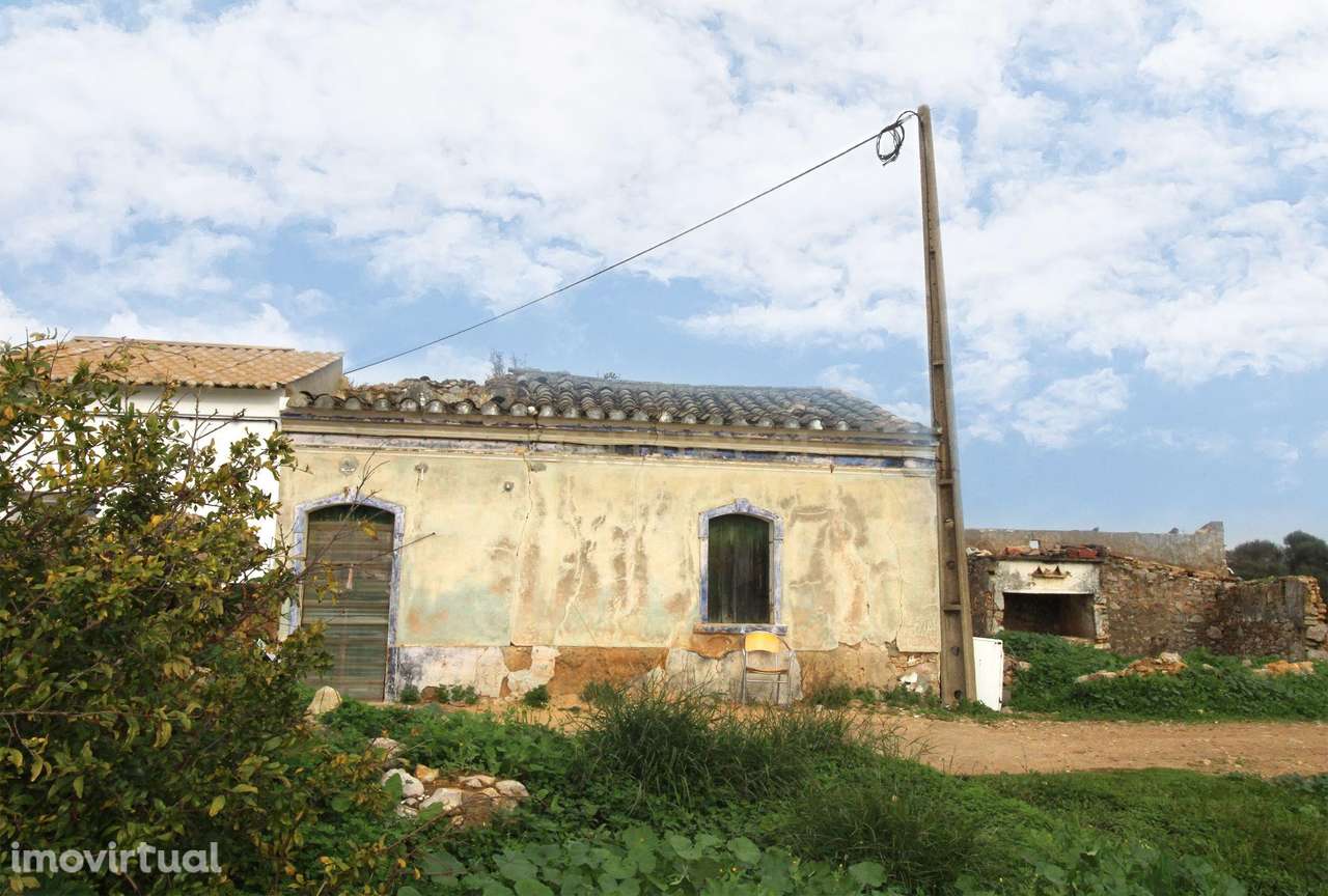 Quintinha parcialmente remodelada com 638 m2 de construção em Campina - Grande imagem: 4/12