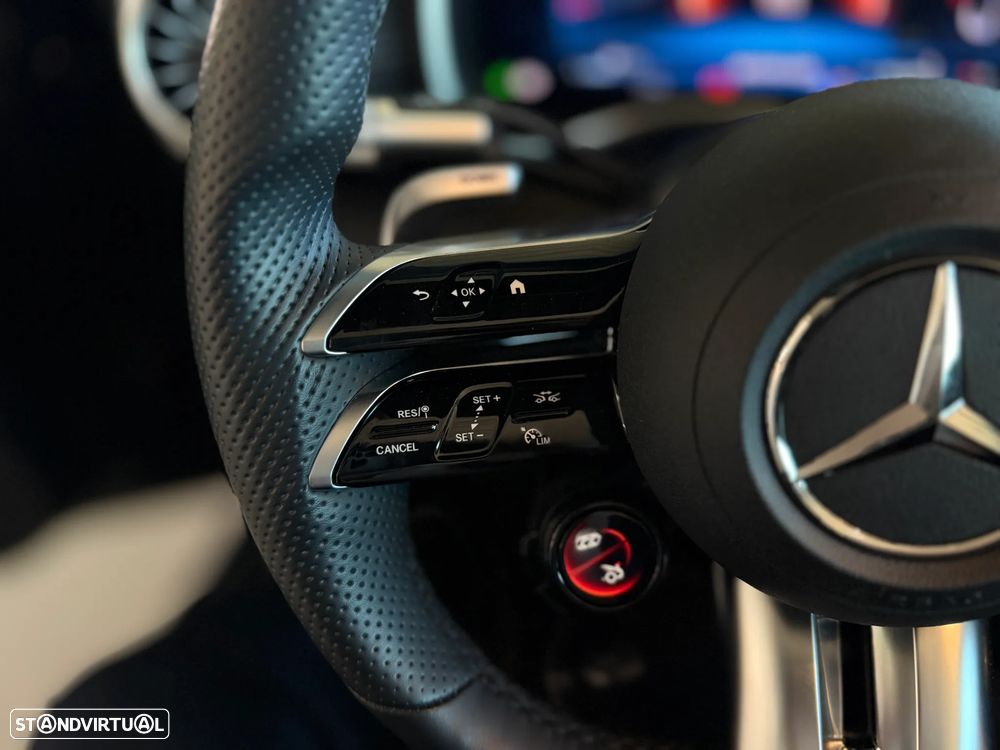 Mercedes-Benz SL 63 AMG 4Matic+ - 30