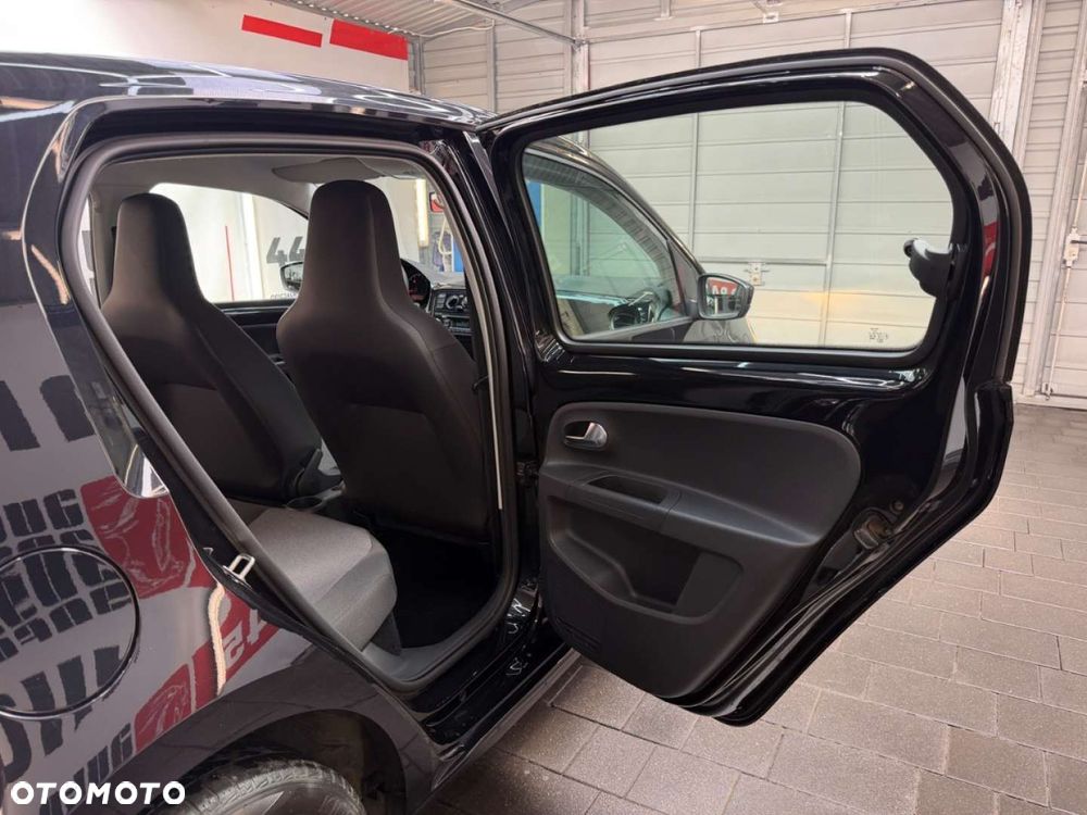 Volkswagen up! - 32