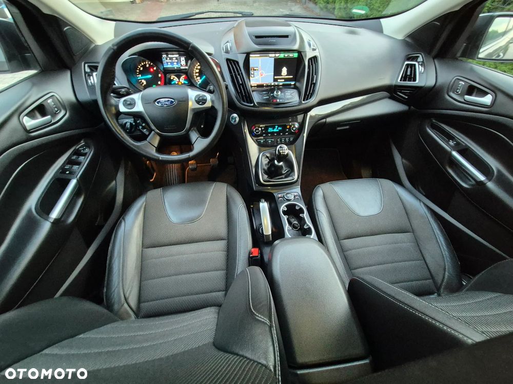 Ford Kuga 2.0 TDCi 2x4 Titanium - 34