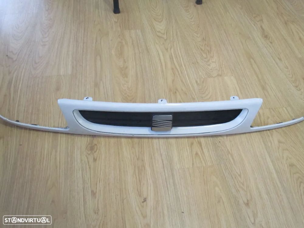 Grelha Simbolo Seat Vario Carrinha - 2