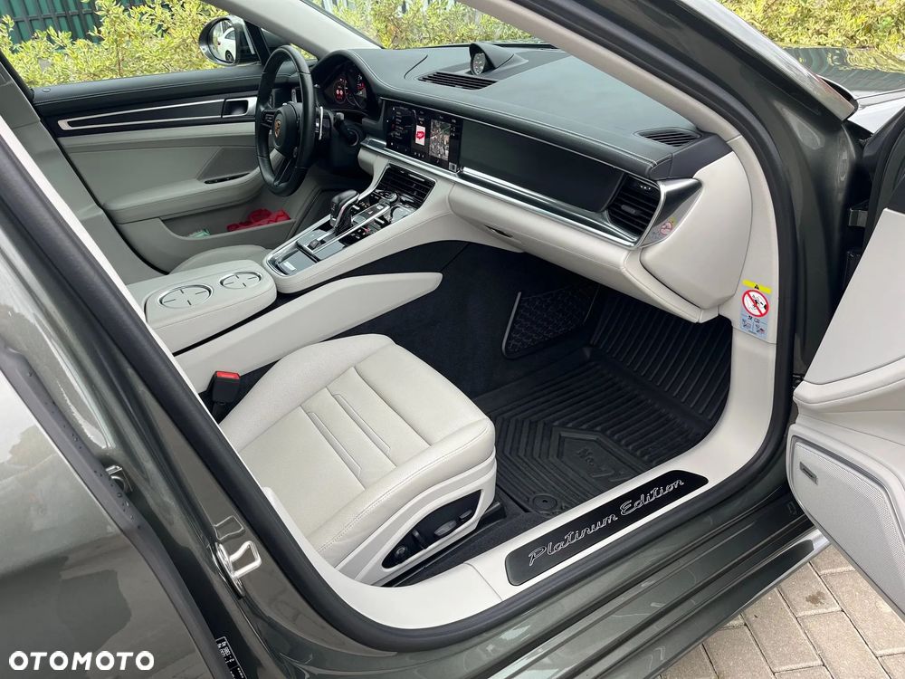 Porsche Panamera 4 Platinum Edition - 16