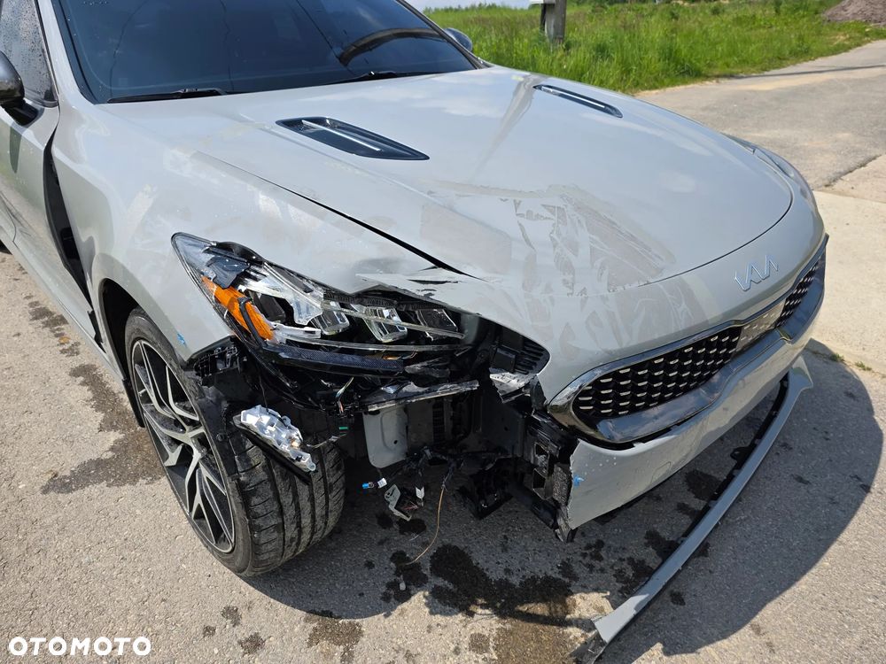 Kia Stinger - 11
