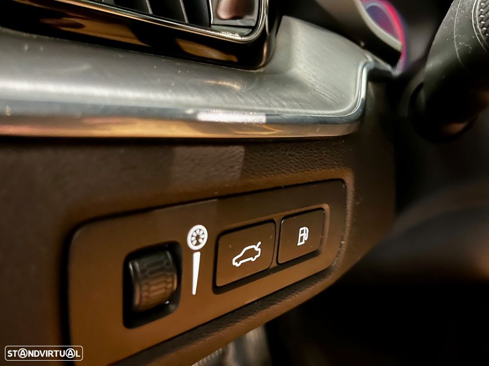 Volvo XC 60 2.0 T8 PHEV Momentum Plus AWD - 18