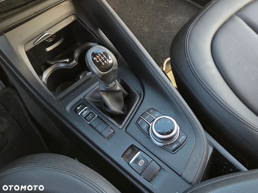 BMW X1 sDrive16d Sport Line - 27