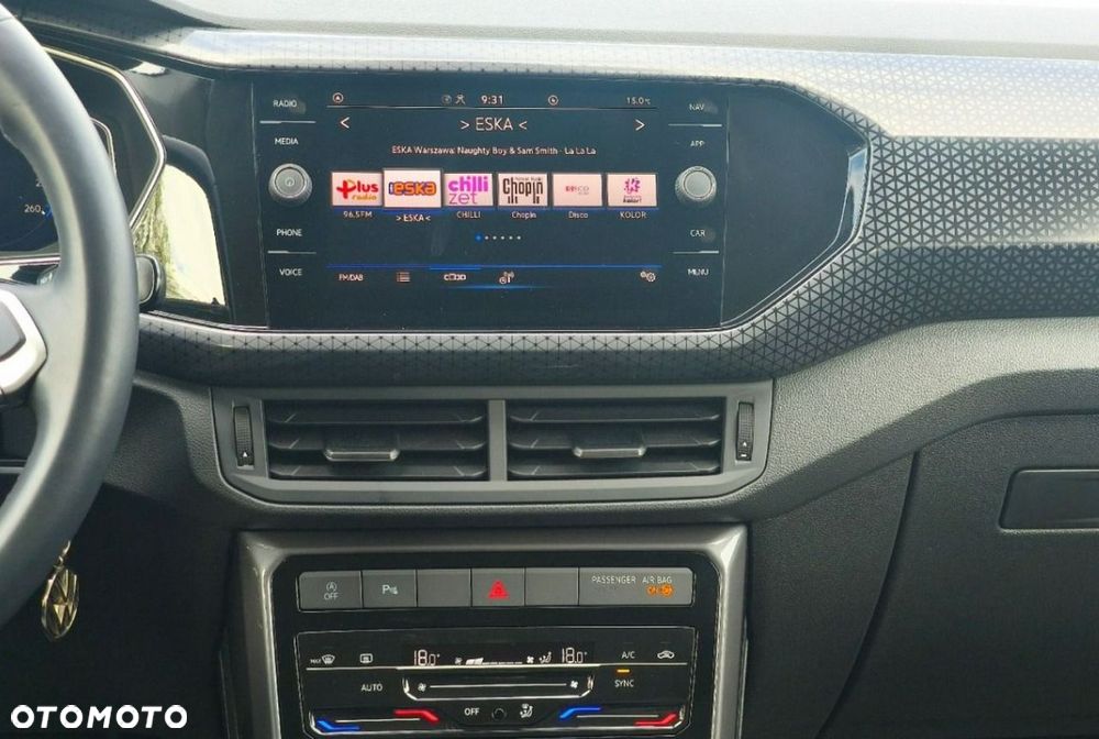 Volkswagen T-Cross - 13
