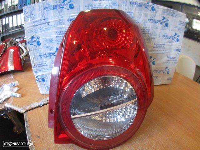 Farol Tras Stop555 CHEVROLET AVEO 2010 1.23 GPL 84CV 5P PRETO 5 P DRT - 1