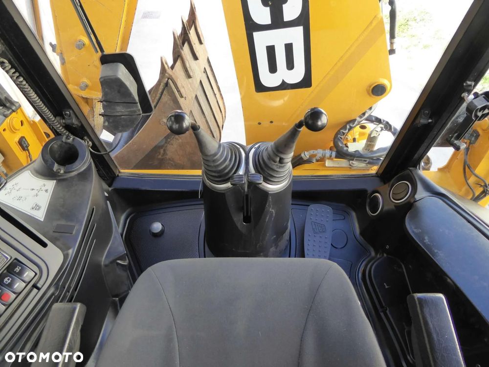 JCB 3CX - 11