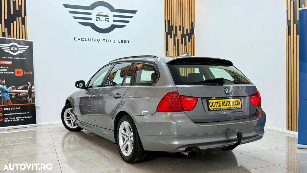 BMW Seria 3 320i Touring Aut. - 4