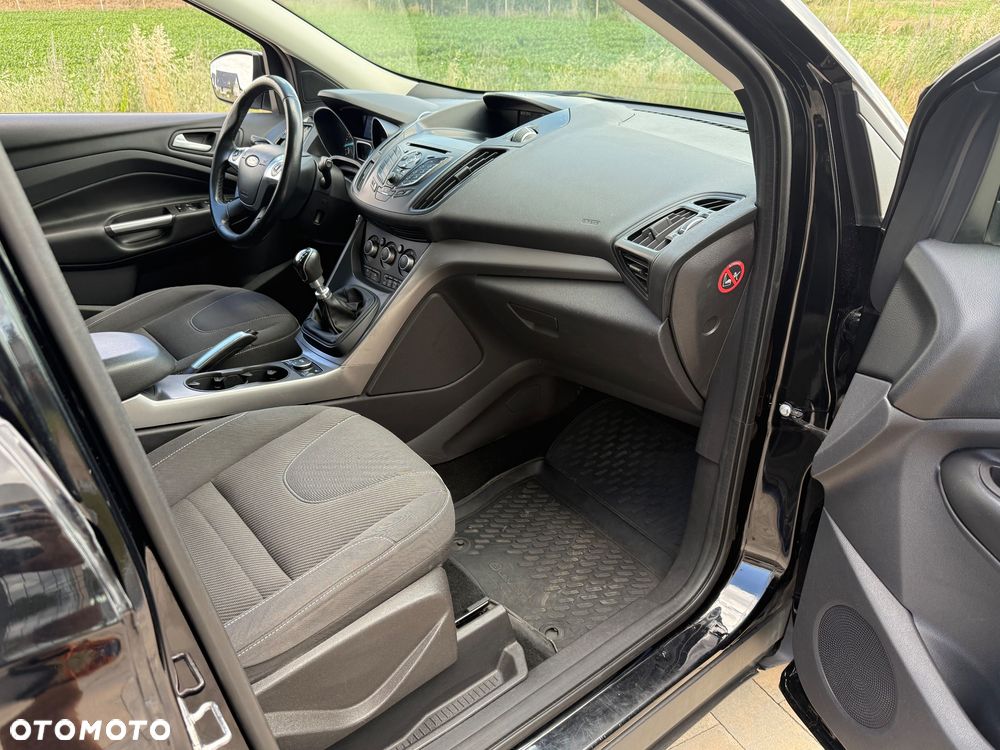 Ford Kuga 1.5 EcoBoost 2x4 Titanium - 10