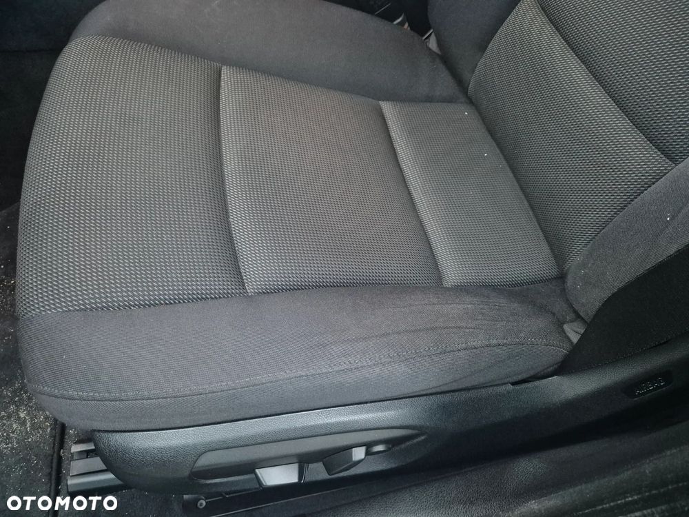 BMW Seria 5 525d xDrive Sport-Aut - 10