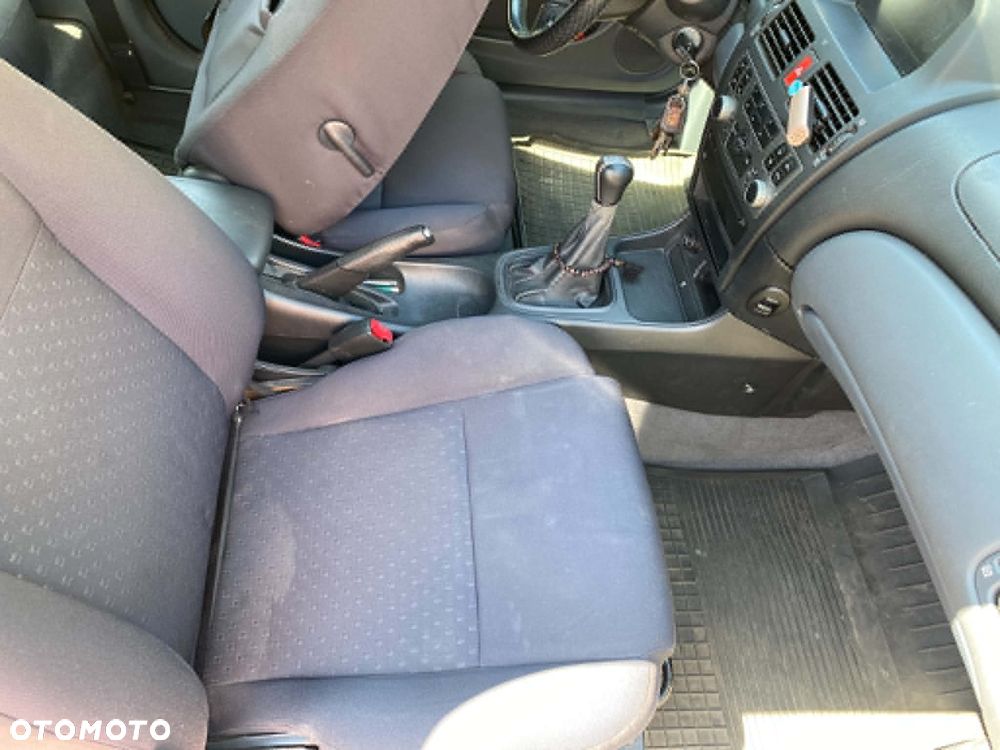 Nissan Almera - 18