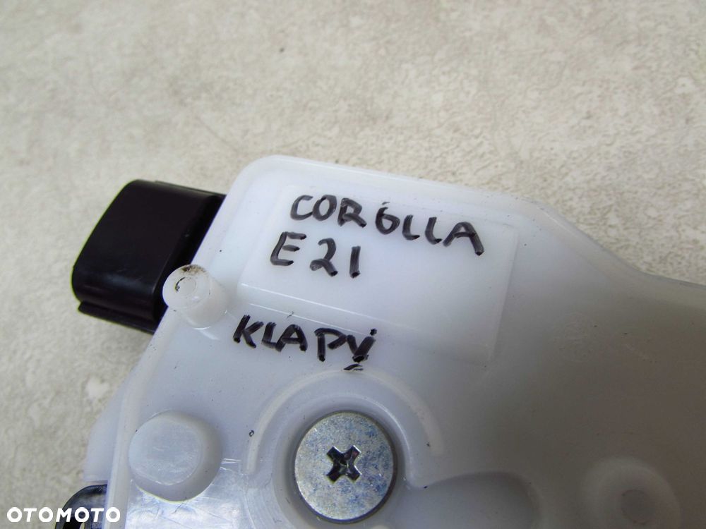 TOYOTA COROLLA E21 XII HB 19-23 ZAMEK KLAPY BAGAZNIKA TYL - 5