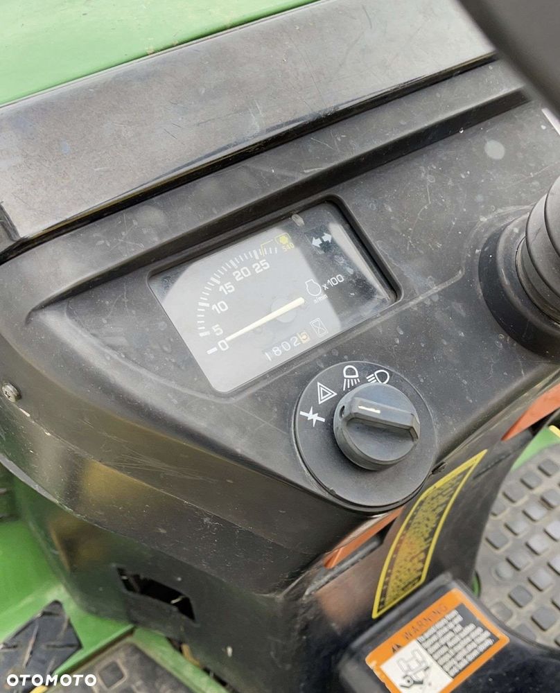 John Deere 4100 - 24