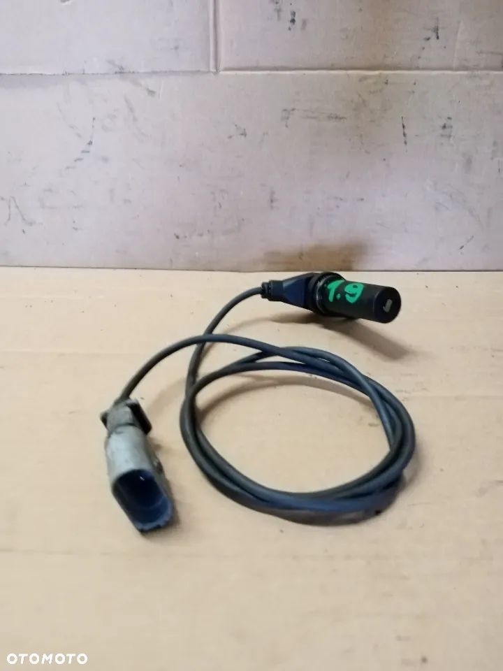 Czujnik położenia wału VW Passat B5 1.9 TDI 038907319E - 2